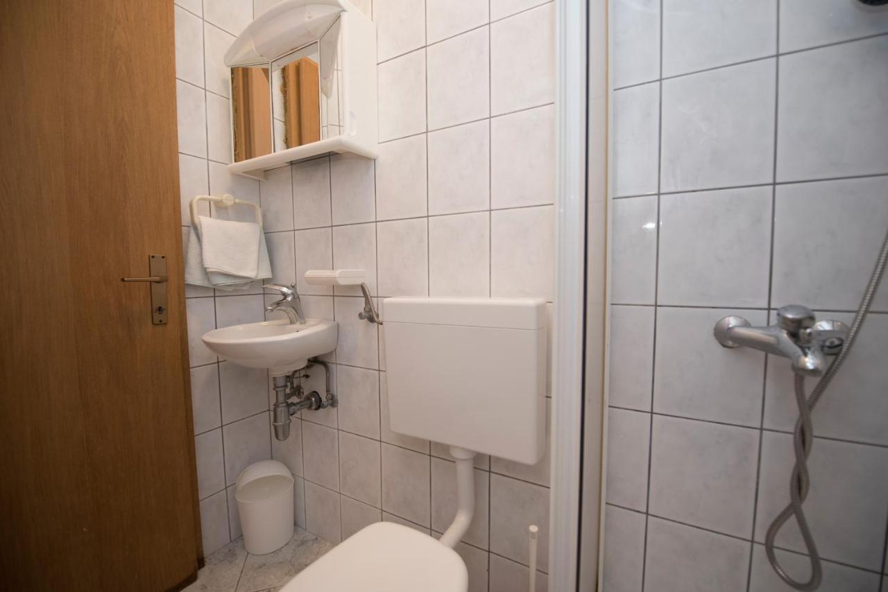Apartments With A Parking Space Brela, Makarska - 16603 Экстерьер фото