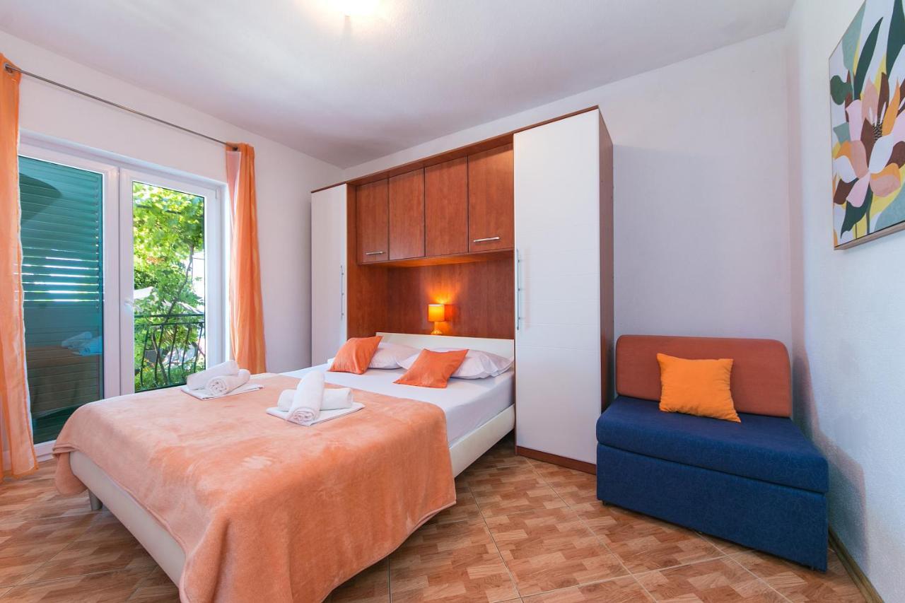 Apartments With A Parking Space Brela, Makarska - 16603 Экстерьер фото
